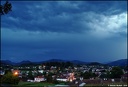 20h23 - Temps orageux, orage en Espagne.