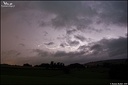22h55 - Petite ambiance électrique hier soir au-dessus des nuages bas, d'un orage en partance pour le Béarn... Bon, au moins, on aura eu de l'eau !