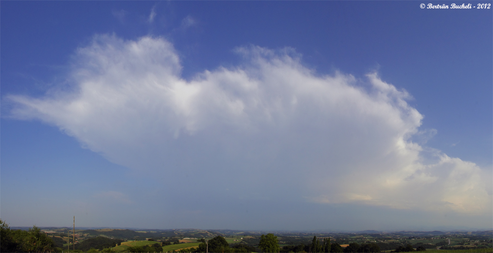 Tonnerre sous ce Cumulonimbus